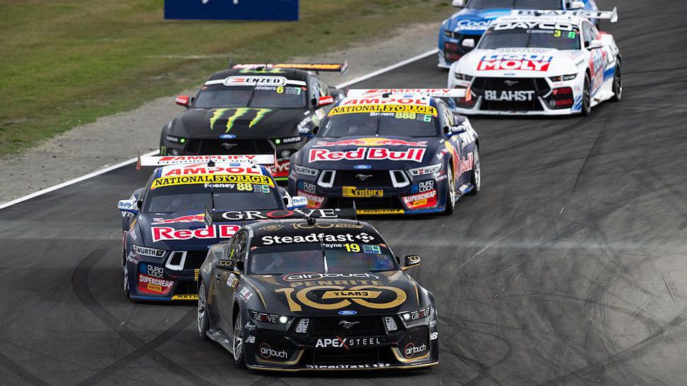 По една победа за Костеки и Пейн в Крайстчърч днес