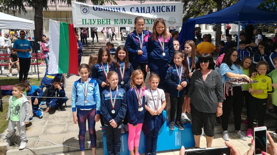 “Акулите” с 11 медала и награда за най-добър състезател от турнир в Сандански