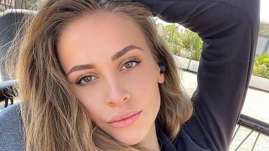 Лолита се похвали с пръстен, тръгна слух за годеж