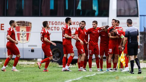  Чавдар (Етрополе) не се затрудни при гостуването си в Банско 