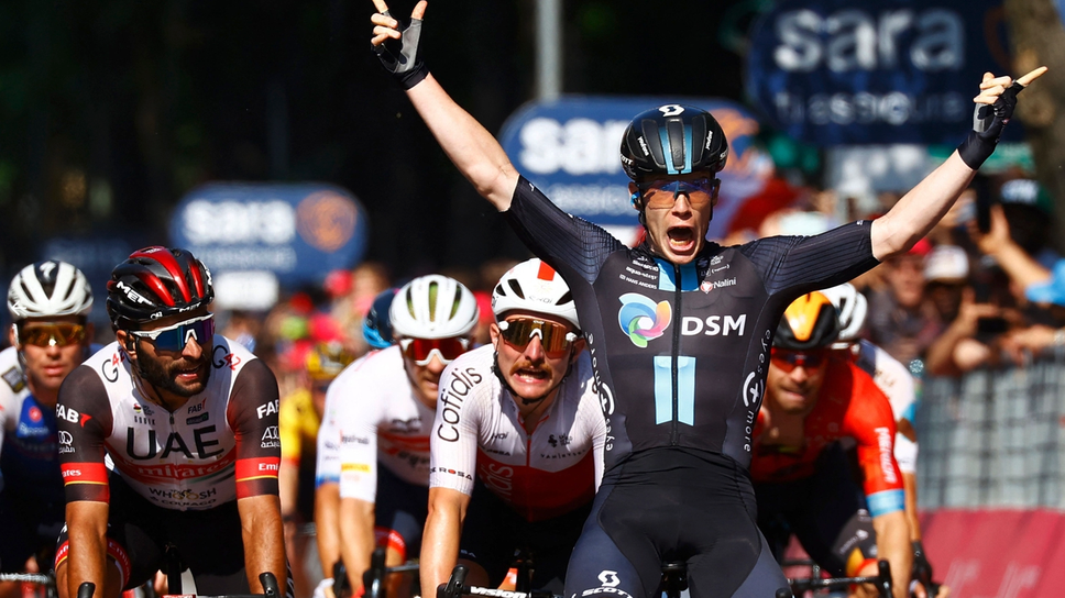 Алберто Дайнезе донесе първа етапна победа на Италия в Джирото