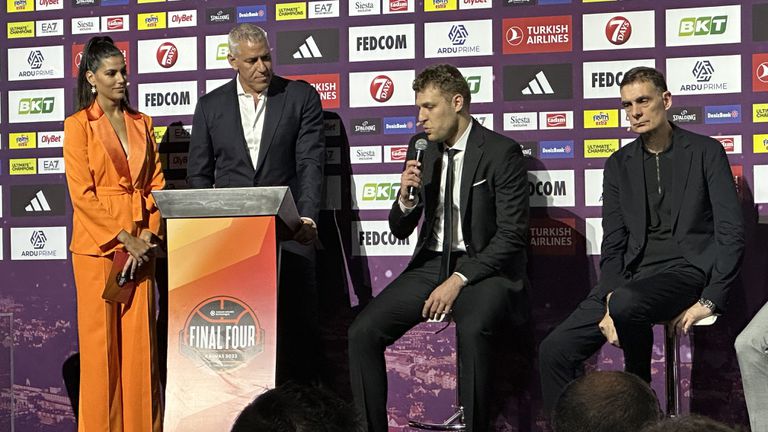 Новият най полезен играч на Евролигата  Александър Везенков заяви че наградата