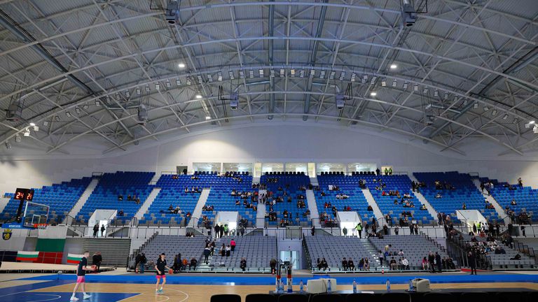 Новата мултифункционална спортна зала Арена Бургас бе открита на специална