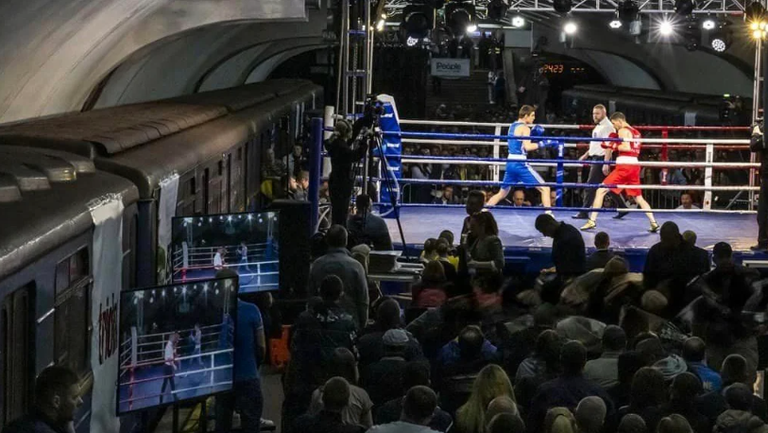 Метростанция в Харков Украйна се превърна в арена на боксови