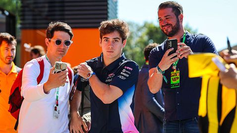  Феновете на Колапинто впечатлиха интернета с расистки прояви 