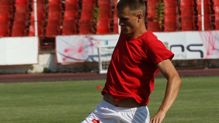 20-годишен слага капитанската лента на ЦСКА