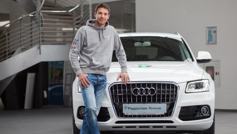 Носителят на Световната купа по сноуборд Радослав Янков получи Audi Q5