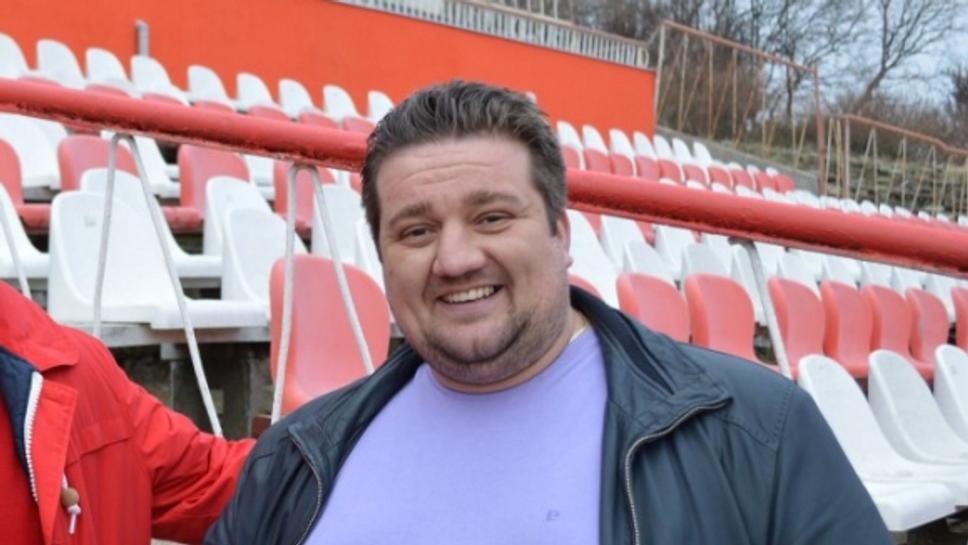 В Розова долина не познават италианеца, който щял да вкарва тима в елита