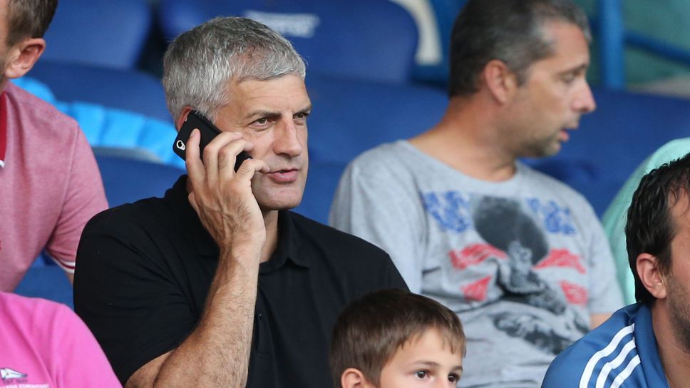 Бронзовият медалист от Мондиал 94 Златко Янков опита да вдъхне кураж