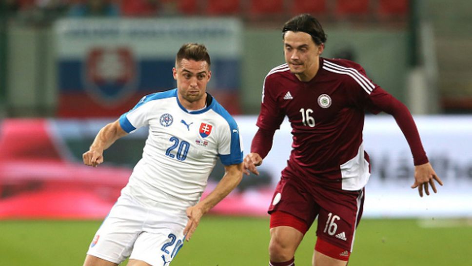 Словакия се мъчи с Латвия, Ейре удари Швейцария