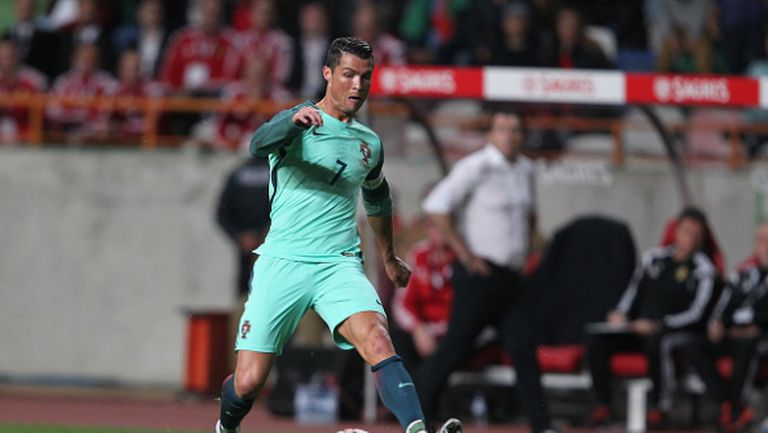 Кристиано Роналдо скри топката на белгийски защитник (видео)