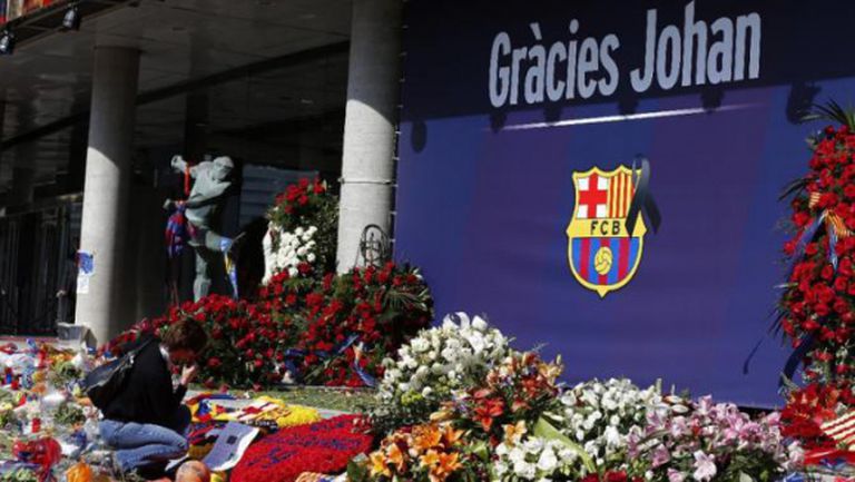 Барса и Реал ще почетат Йохан Кройф с церемония преди " Ел Класико"