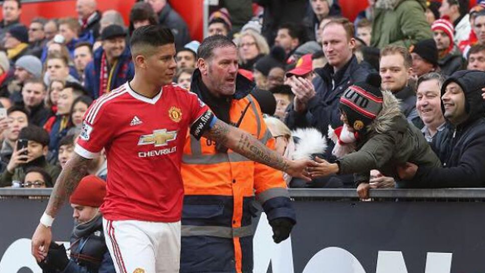 Рохо пуши и се натиска с жени