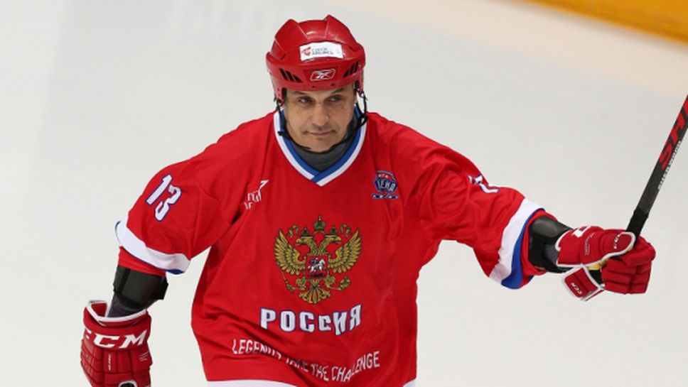 Медведев: В Русия футболът винаги е бил зад хокея