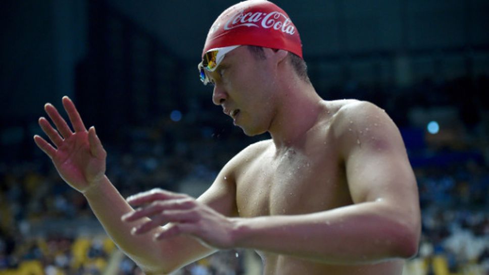 Китаджима излиза от басейна завинаги