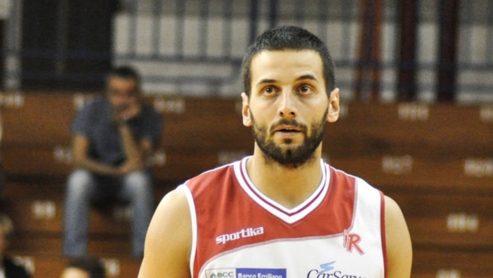 Иван Лилов дебютира за Латина