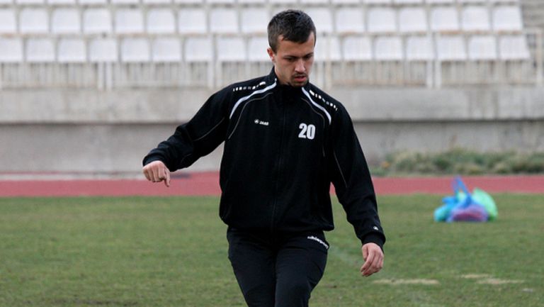 Вратар на 15 години започна с първия отбор на Черно море