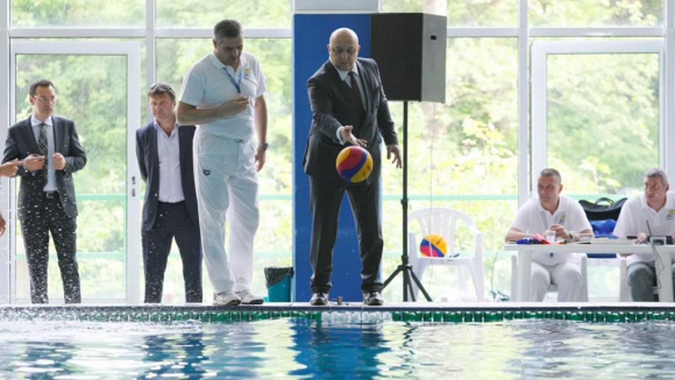 Красен Кралев хвърли първата топка на турнира за Купа "Диана"