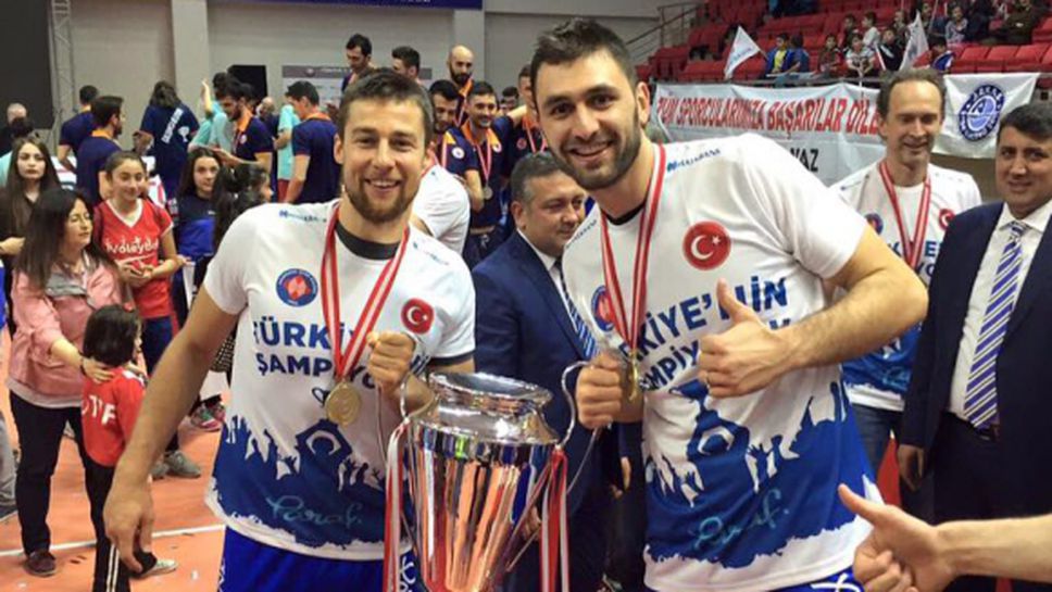 Страхотен Цецо Соколов с 16 точки, Халкбанк шампион на Турция