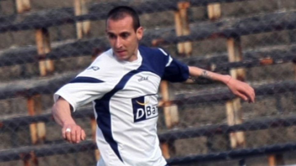 Петър Кюмюрджиев подписва нов договор в Малта