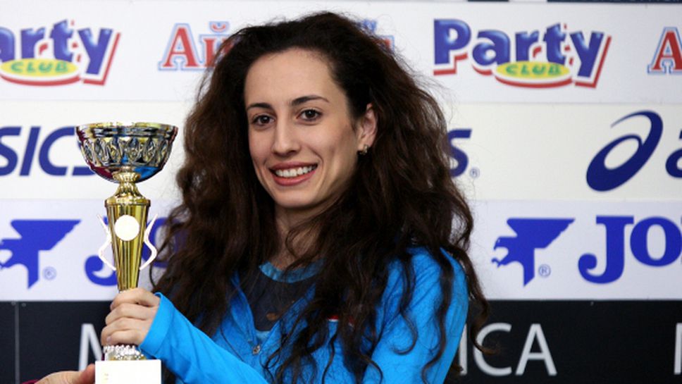 Михаела Маевска поднови тренировки със съотборничките си от националния ансамбъл