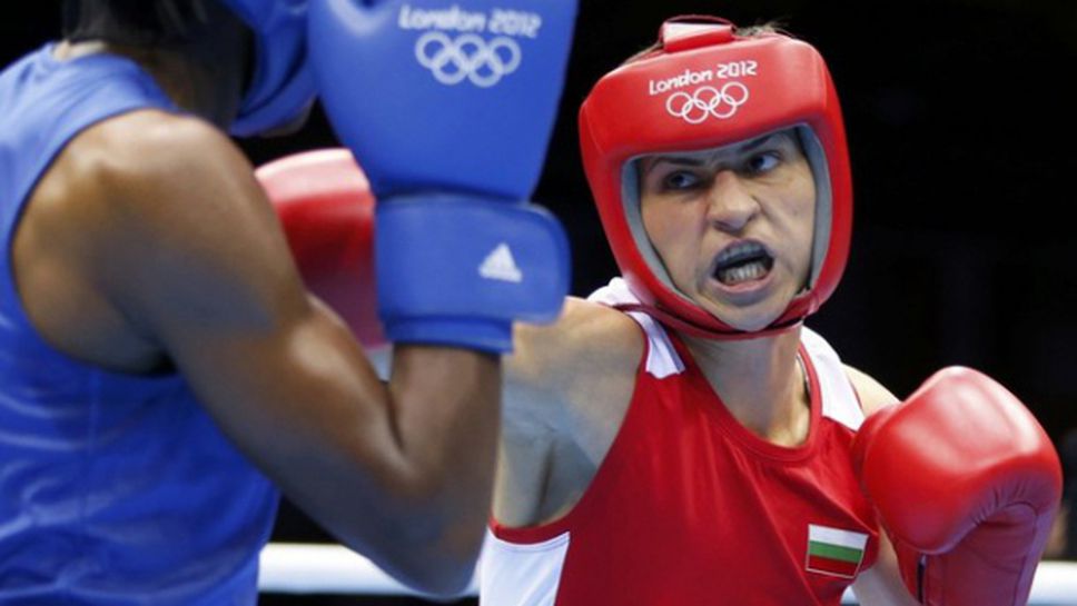 Стойка Петрова започна с победа участието си на световното по бокс