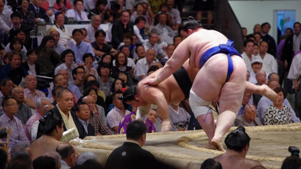 Даниел Иванов-Аоияма постигна пета победа на турнира по сумо в Токио