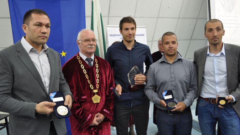 НСА удостои Кубрат Пулев и Радослав Янков с почетни медали