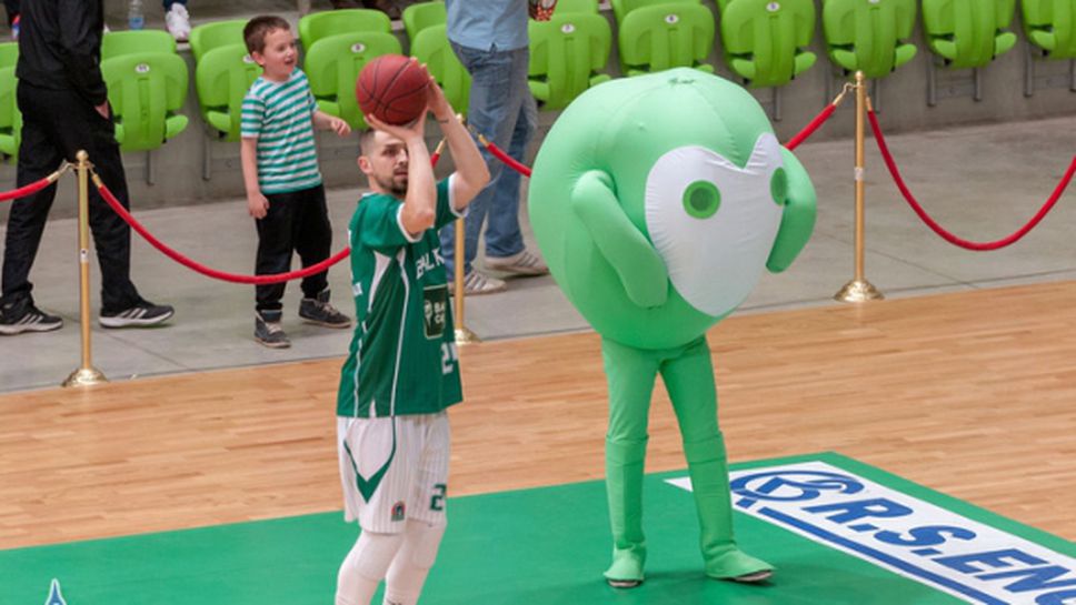 Талисманът Зеленко и Балкан призоваха феновете да се включат в "Да изчистим България заедно"