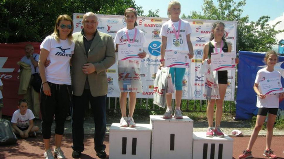 Министър Кралев награди победителите на турнира "Тереза Маринова и приятели"