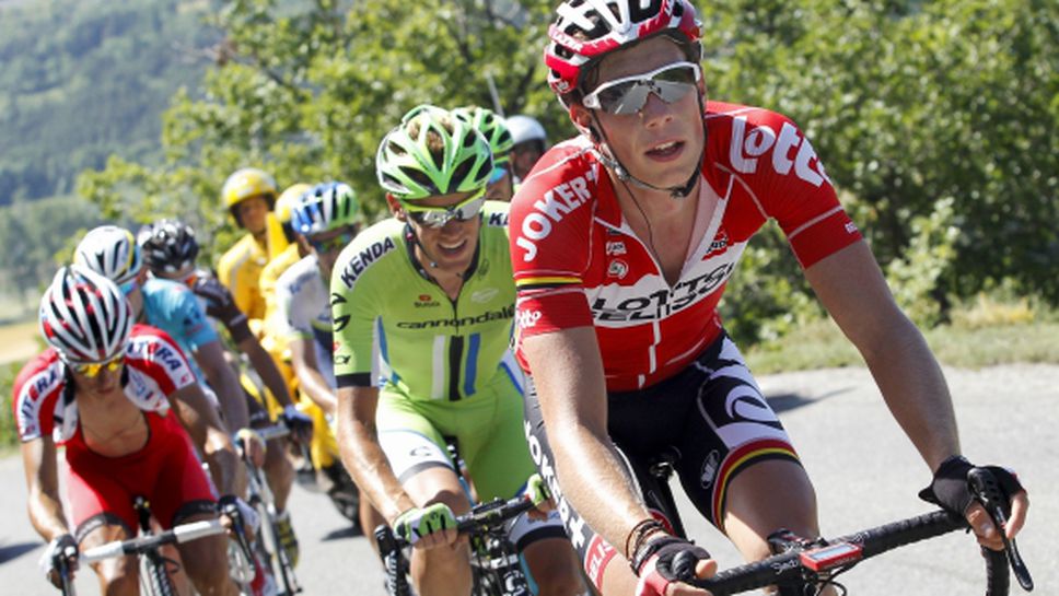 Колоездач в кома след масово падане в Белгия