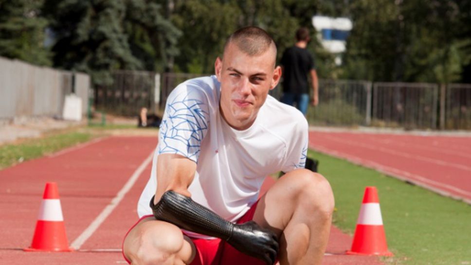 Параолимпиецът Михаил Христов подкрепя деца с увреждания в Ивайловград