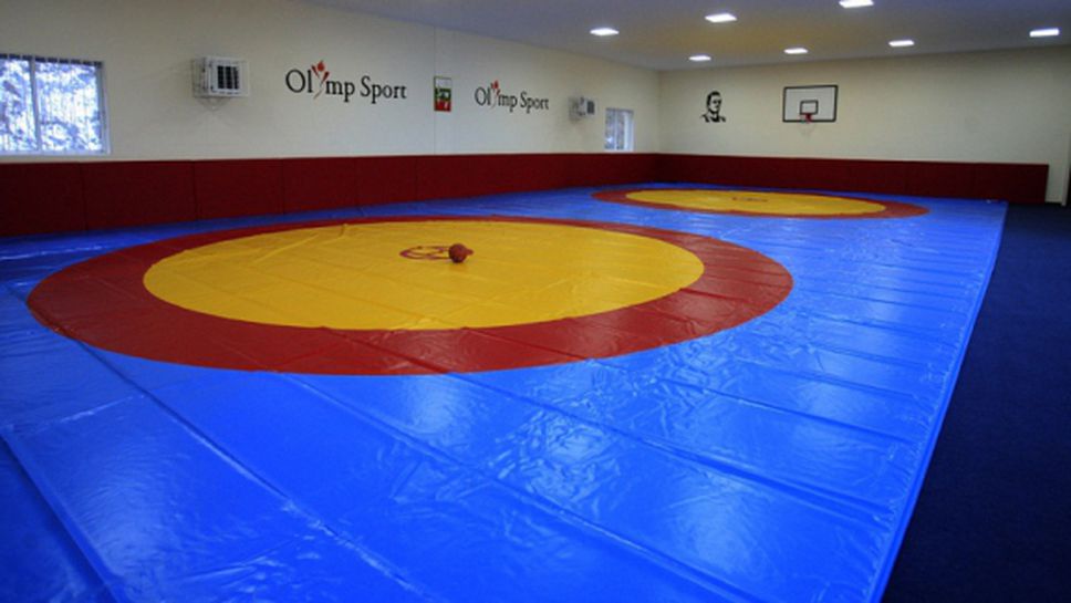 Българските борци спечелиха осем медала на турнир в Измир