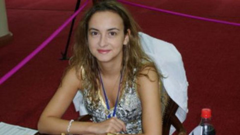 Антоанета Стефанова води в класирането след първия ден на ЕП по ускорен шахмат