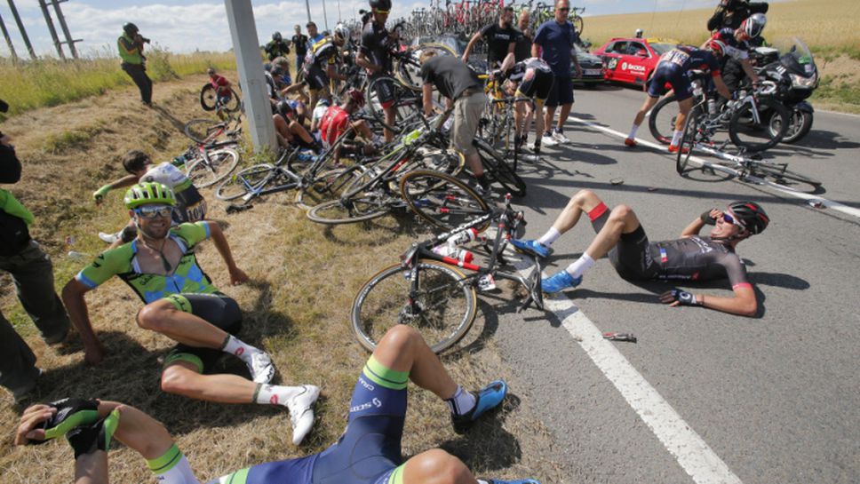Ужасяващо меле в третия етап на "Тур дьо Франс"