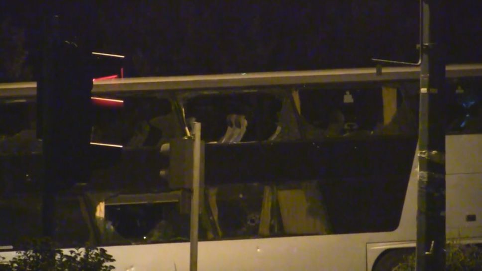 Счупени автобуси и арести в Сараево след боя м/у ултрасите на Сараево и Лех