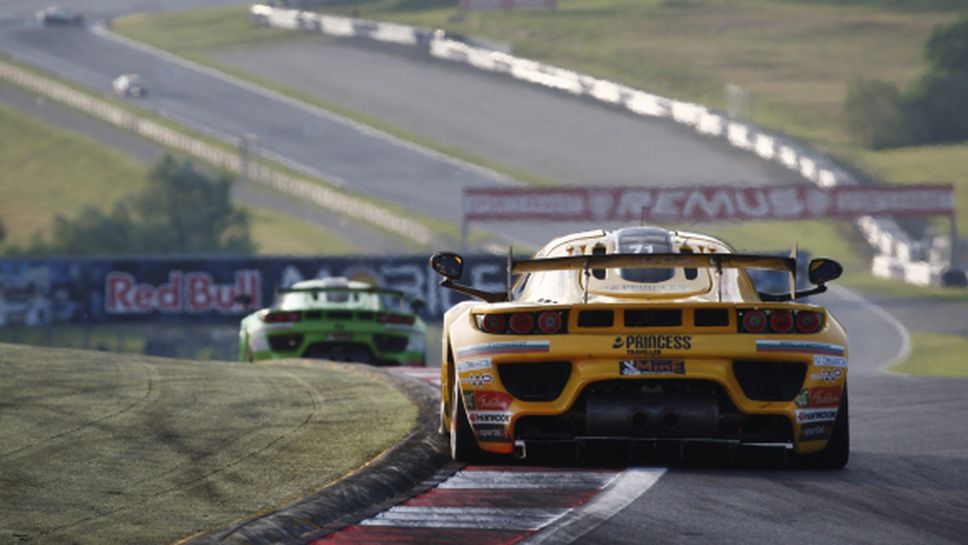 Българският пилот Росен Даскалов в зрелищна катастрофа на "Ред Бул Ринг" (Видео)