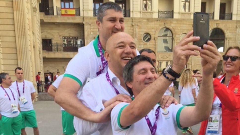 Министър Кралев се срещна с българските спортисти в Баку (ВИДЕО)