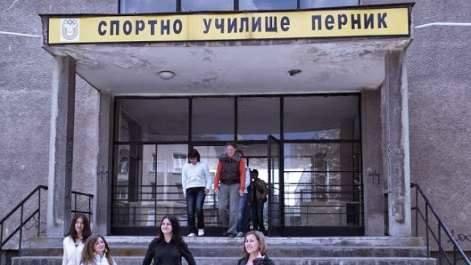 Шест перничанки отиват на европейското по сумо