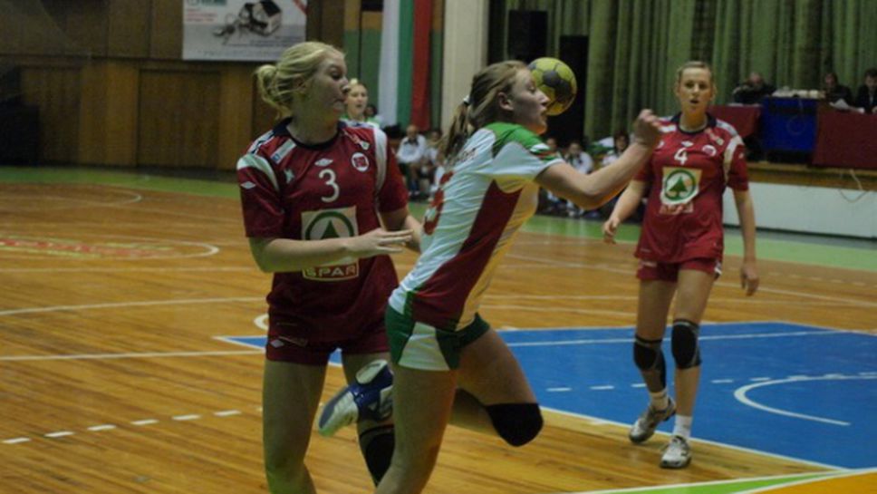 Националките по хандбал с първа победа в квалификации от 5 г.