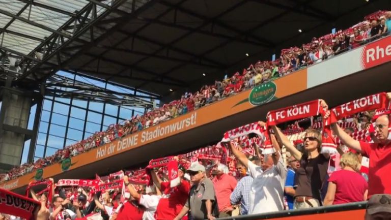 Мощна подкрепа и уникална атмосфера на стадиона в Кьолн