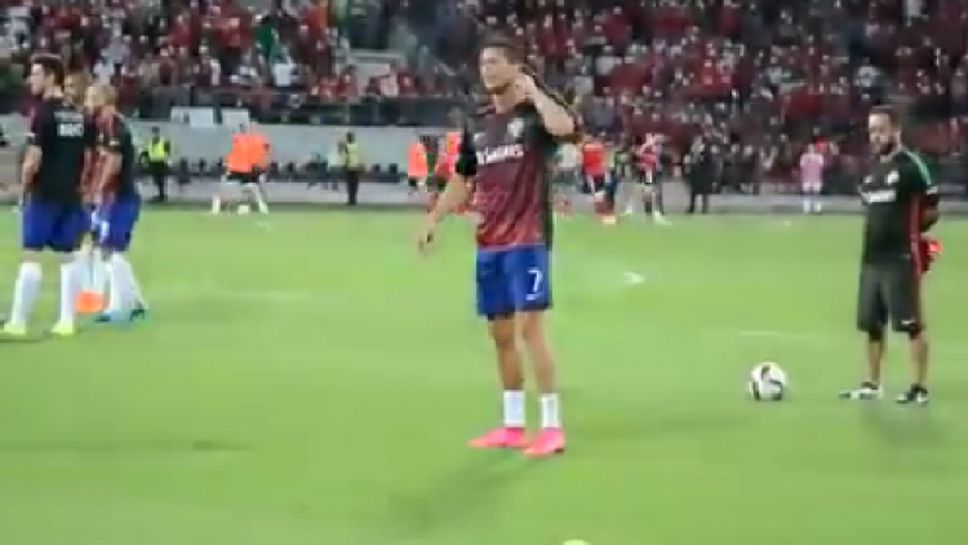 Роналдо прикани албанските фенове да скандират по-силно "Меси, Меси.."