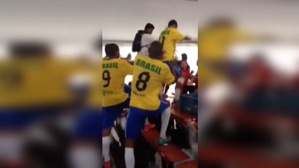 Бразилците еднакво добри, както на терена така и на масите на СП по футбол за бездомни