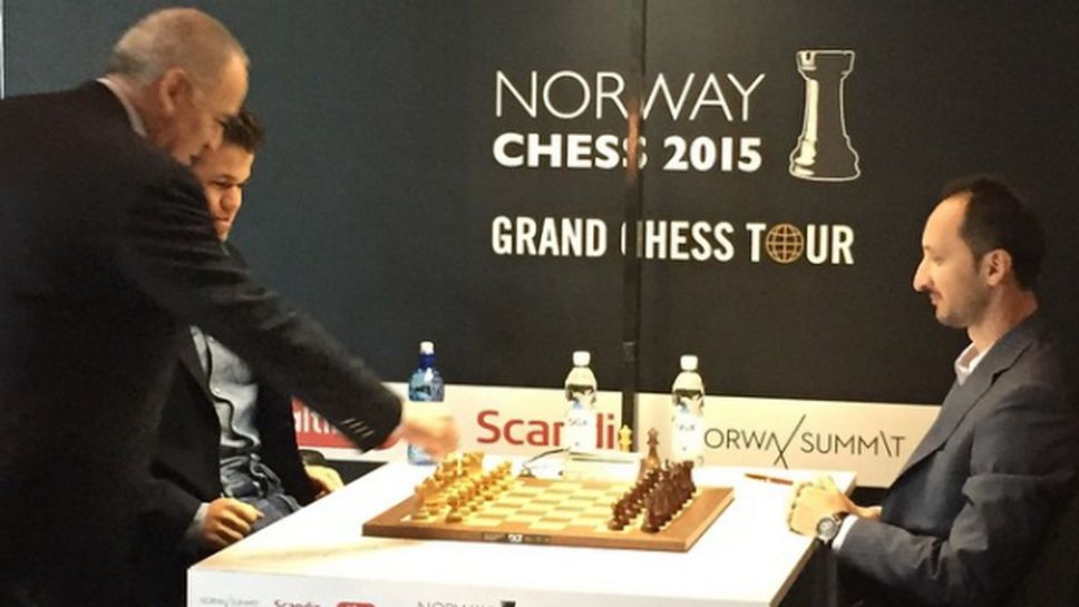 Топалов с реми, Карлсен допусна втора загуба