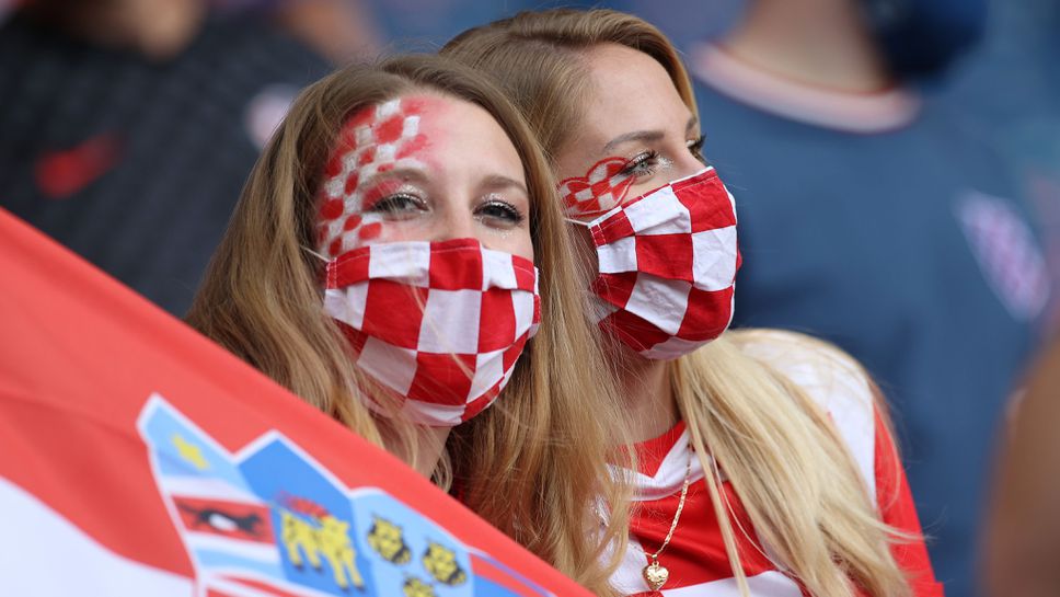 Красота по трибуните на "Хемпдън Парк"