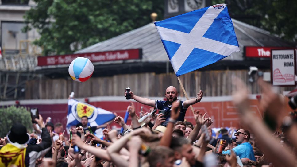 Лудост по лондонските улици преди Англия - Шотландия