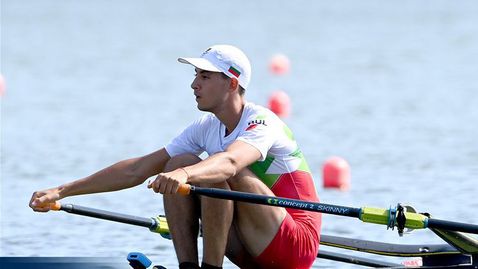  Лазар Пенев се класира на полуфинал на скиф на Световното 