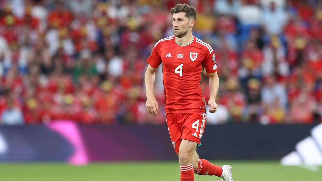 Бен Дейвис претърпя операция