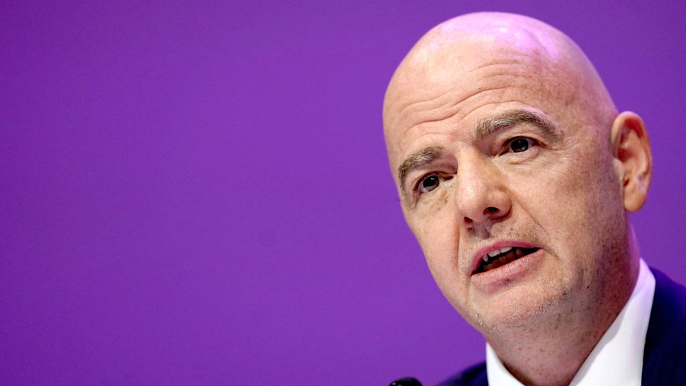 Президентът на ФИФА също почете паметта на Борислав Михайлов