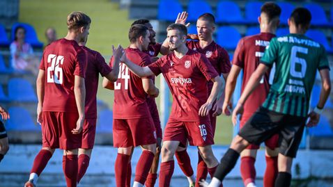  Фратрия се укрепи с младежки национал 